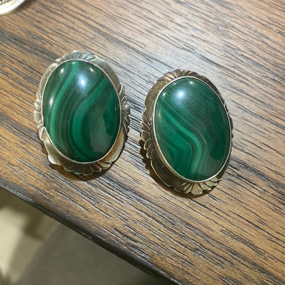 Native American malachite sterling silver earring